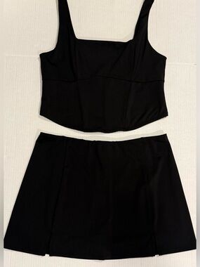 No Boundaries Women’s Athletic Set | Black Crop Tank & Skort | Size L (12–14)